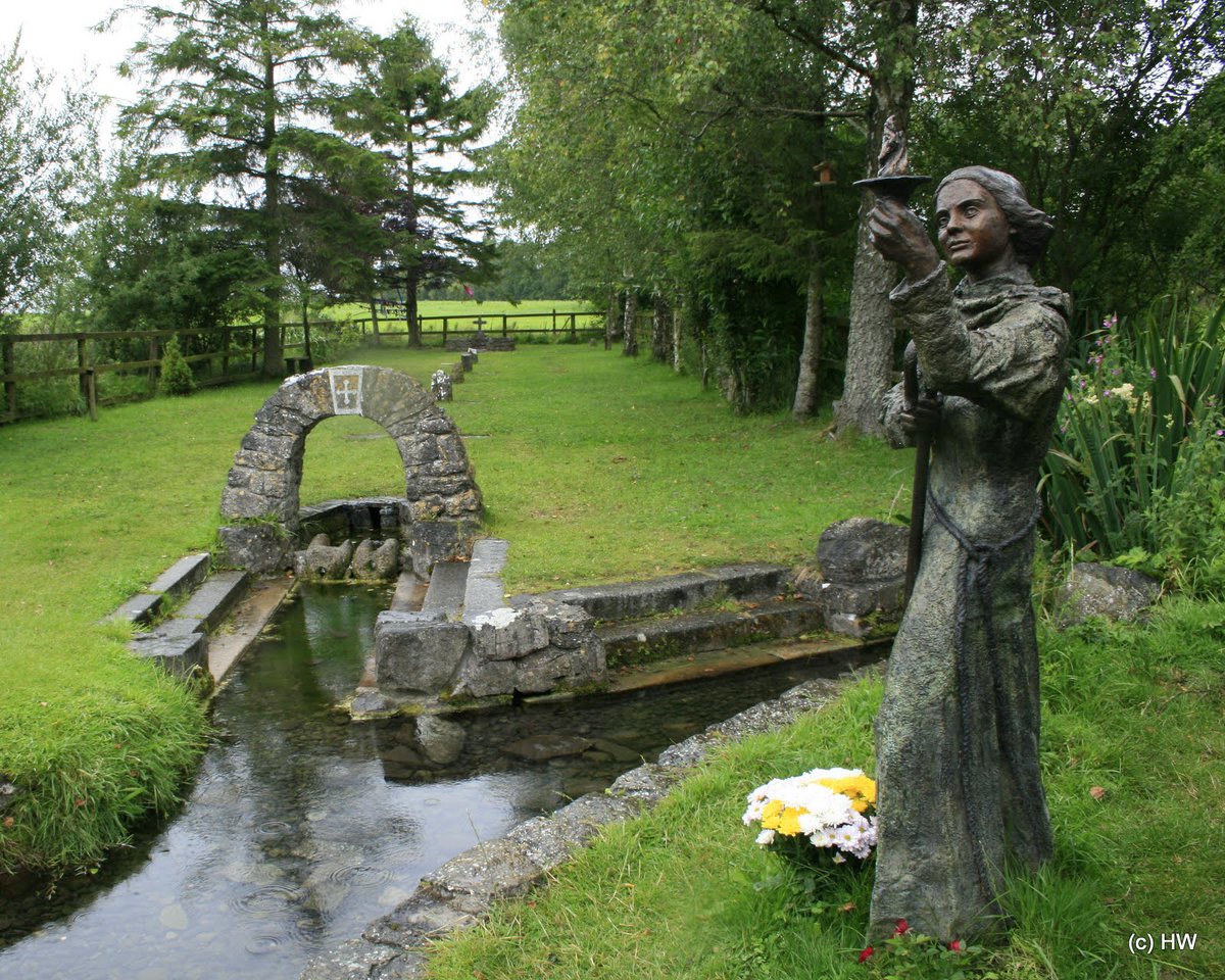 lorraineelizab6's tweet photo. Love the #statue. Think this is my fav holy well. St #Brigid's Well, #Killare. #Brallistown, Co #Westmeath. #healing #FolkloreThursday https://t.co/Ttfq4jFLVd