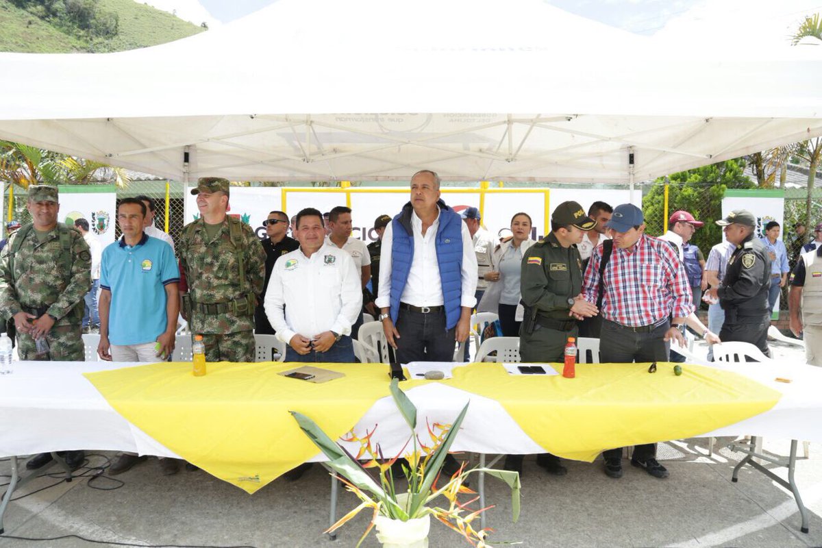 OscarBarretoTol's tweet photo. Gracias a todos en #SanMiguel #Planadas por recibirnos con tanto cariño siempre estarán correspondidos de mi parte. https://t.co/J4SXzgHHd2