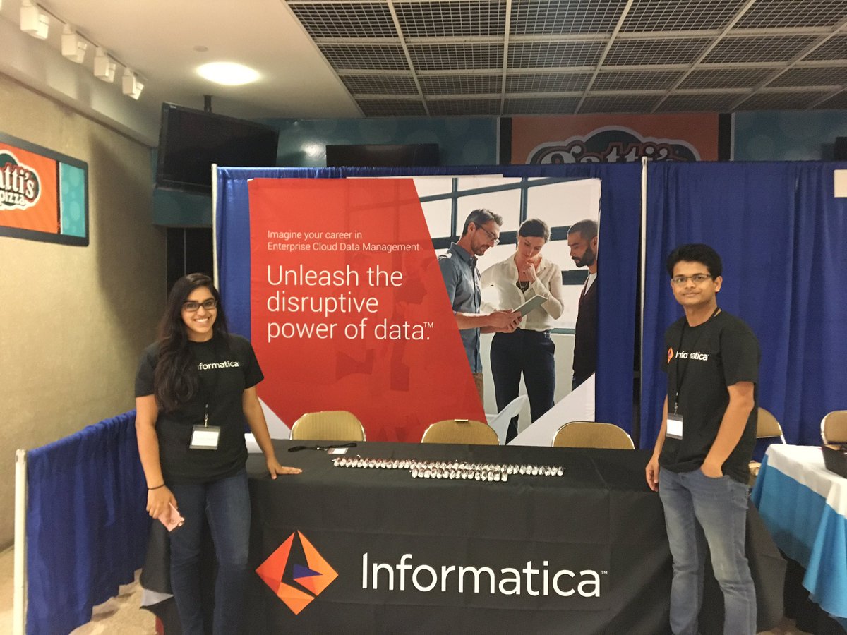 morecaffeinepls's tweet photo. UT Austin career fair! #oneinfa https://t.co/Hbn5f2aWJZ