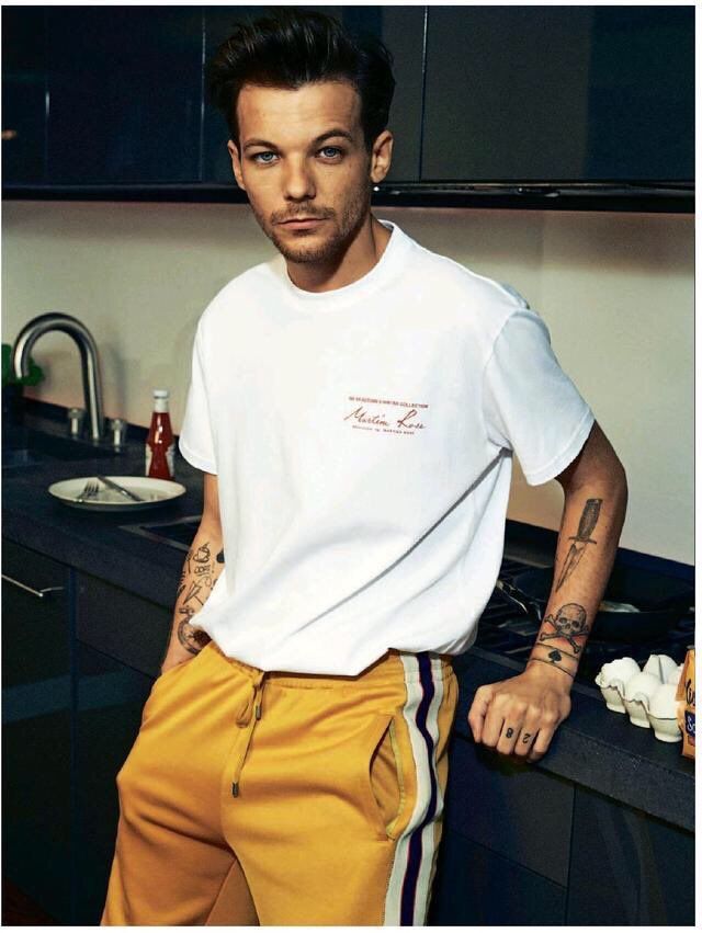 Louisheartsme's tweet photo. Yellow https://t.co/th2ysFh21y