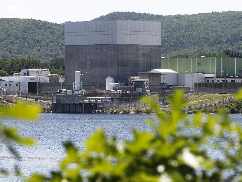 LISTEN: Looming Sale, Big Questions: The Latest From Vermont Yankee dlvr.it/Pn1m8n https://t.co/Oe2xVvBeAx