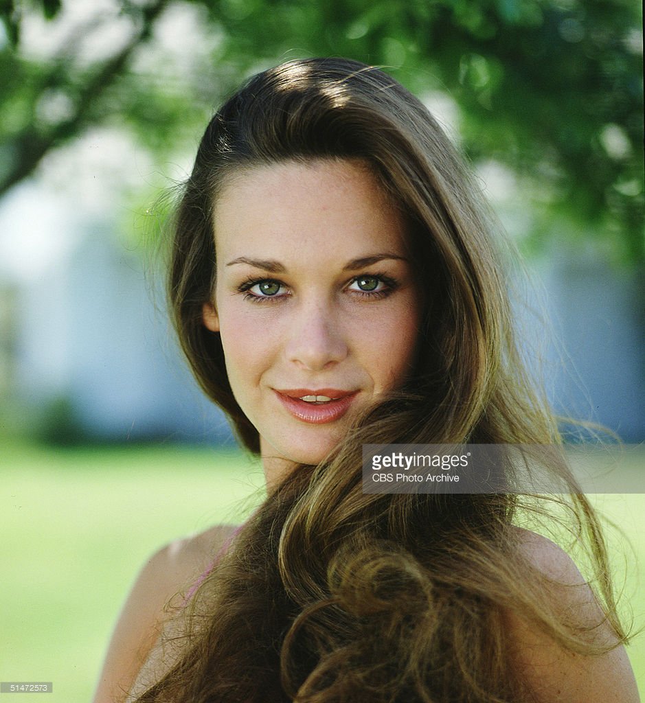 Happy 58th Birthday today to actress Mary Crosby! 