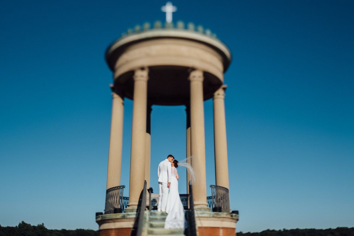 Cling & Peck tweet media