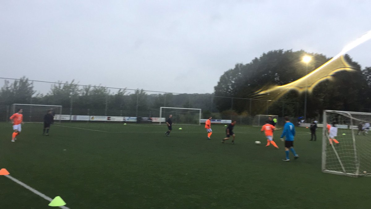 GeoniusEU's tweet photo. @ContinuNL toernooi. Helaas niet door naar de finales maar dat mag de pret niet drukken!....en het enige team met een dame 💪🏼👊🏼 https://t.co/TtQRfA7mzP