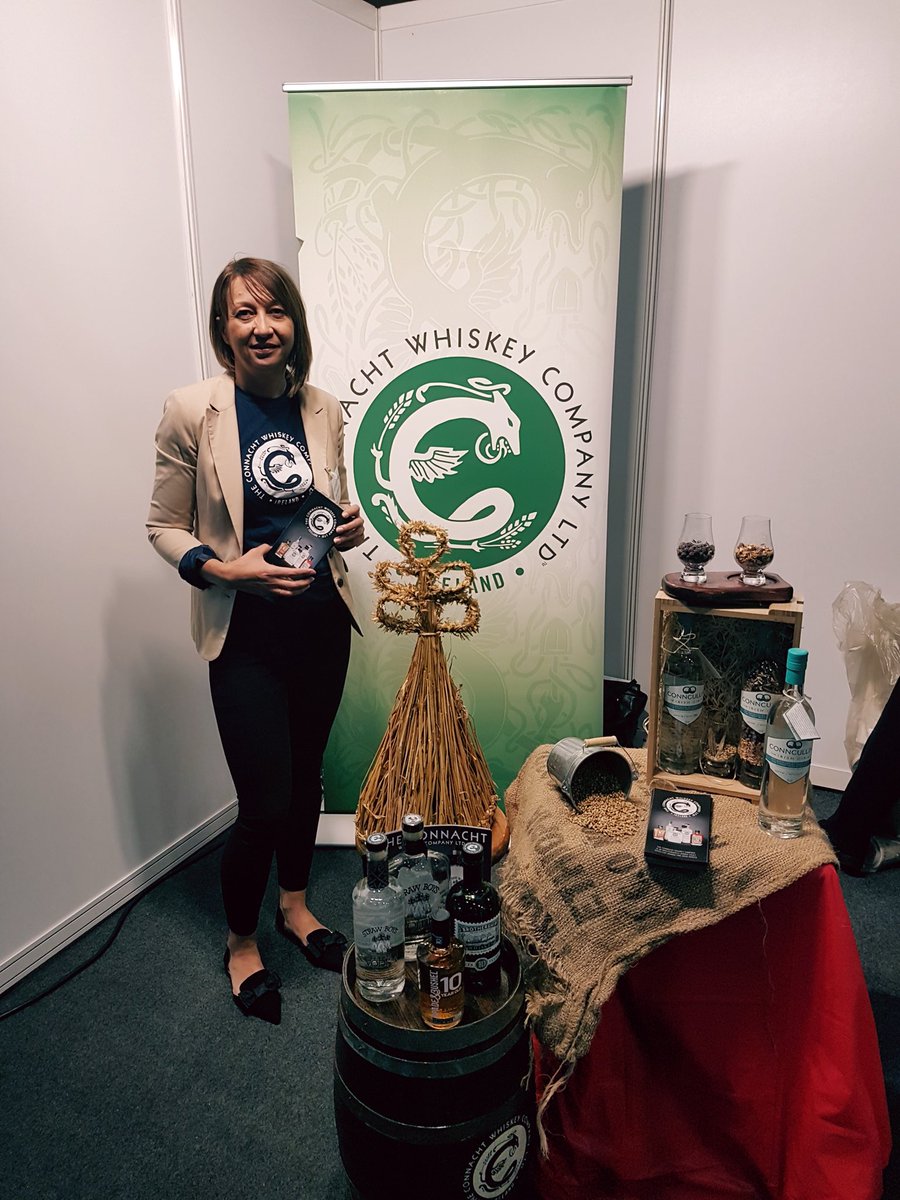 Ella_Nawrot's tweet photo. Thanks @Fergal1562 for a wee push before the speech @FoodDrinkIRE and all who visit @connachtwhiskey stand! Fabulous event! #FDIRE17 https://t.co/DkuHK48GDh