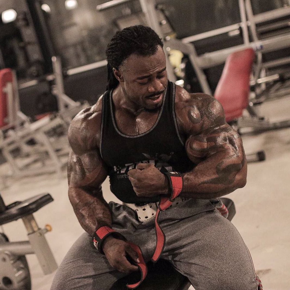 MrOlympiaLLC's tweet photo. Via @william_bonac
Only a fool test the dept of a river with both feet🤞
#conquerorthefirst🙏🏾 Powered by #teamusn #mnxsportswear https://t.co/tDTXdZ5Q8n