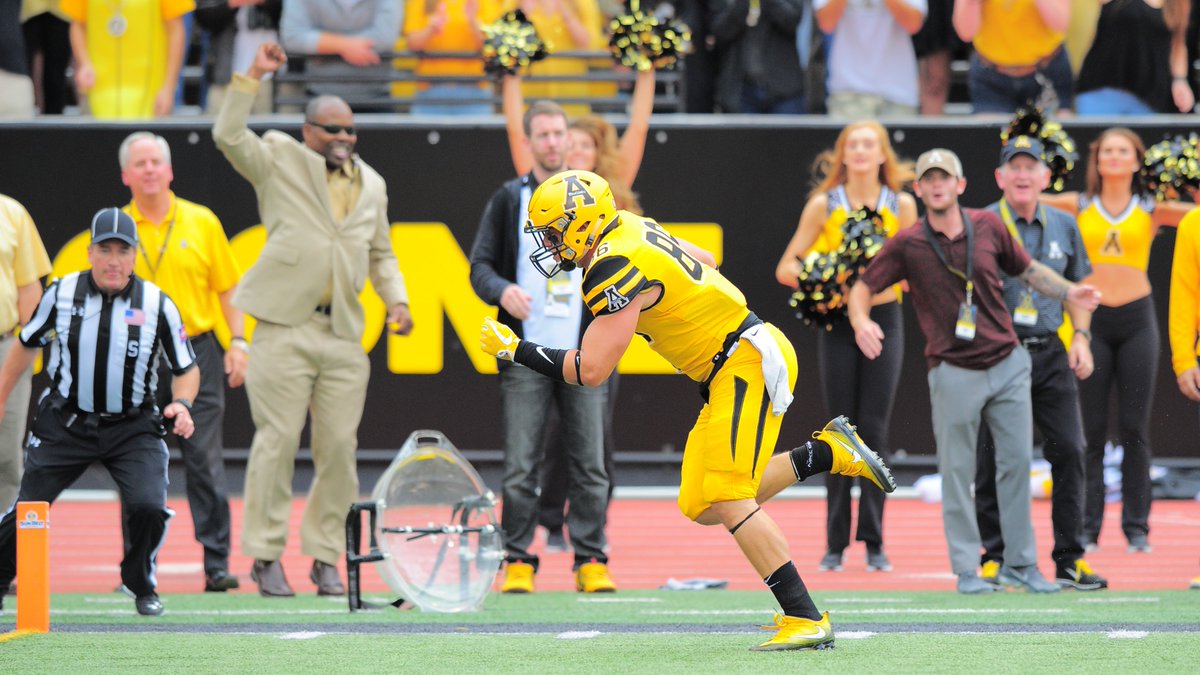 appstatesports's tweet photo. A high school QB/LB, now a TE, @AppState_FB's Levi Duffield is a former walk-on who keeps finding the end zone: 

➡️ https://t.co/QROxR1xwdv https://t.co/ZckAAe8trb