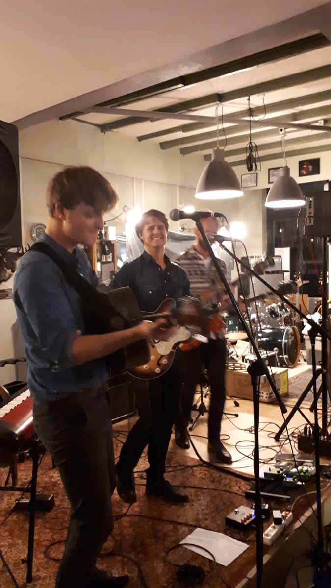 Altijd leuk om oude bekenden te zien. Helemaal als het onze vrienden van <a href="/weareDandelion/">Dandelion</a> zijn! 😃 #popronde