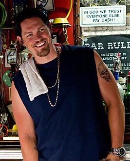 Ulan koca Kev'i çaycı hüseyin yapmışlar yemin ederim ta burdan ben utandım be #BizimHikaye