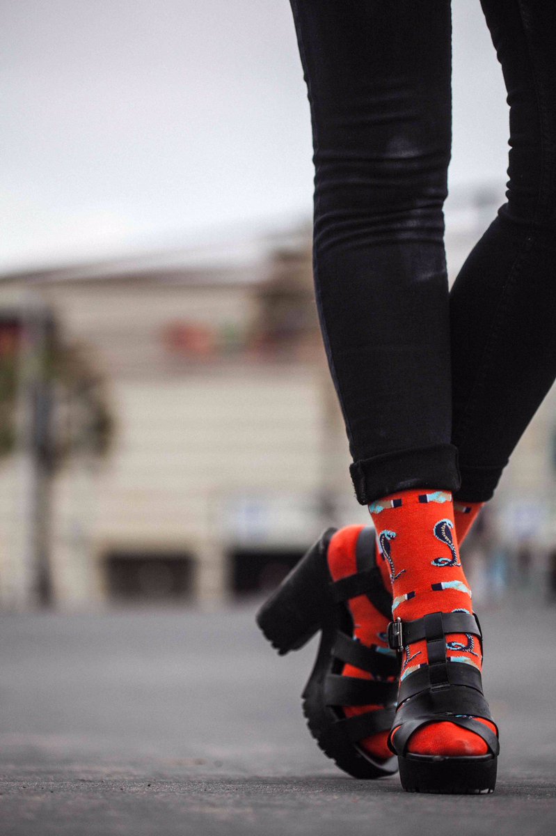 sockmsocks's tweet photo. Black &amp; Red ♥️🖤 COBRA
#neversettle 
#sockm #sockmsocks #sockgame  #redsocks #style #womanstyle #calcetines #calcetinesmolones #urbanstyle https://t.co/qvkV73nAKV