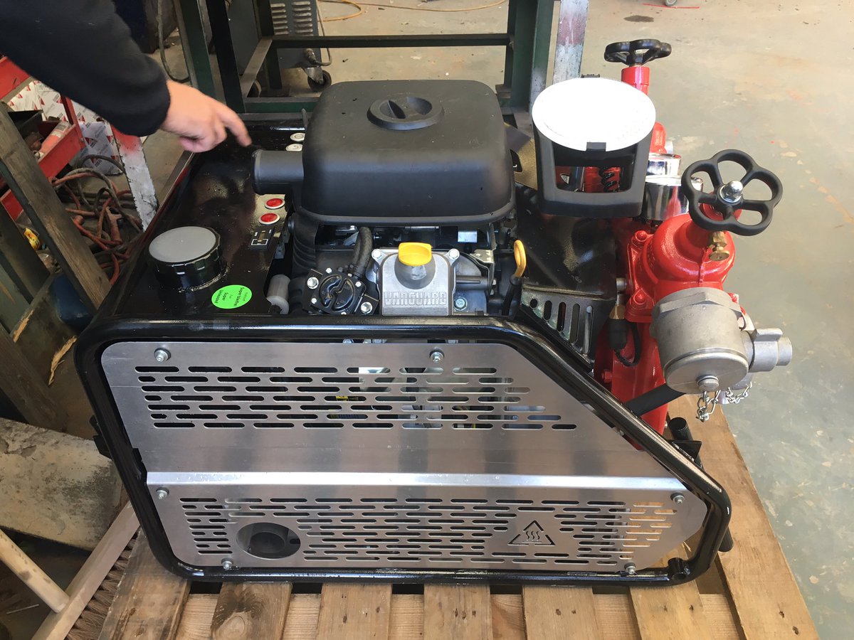DiversStuff's tweet image. Our beast of a new waterlift heading out to a hire in Germany. 1,320 litres a min. Max pressure 17 bar! Call us for diving plant hire! 😈