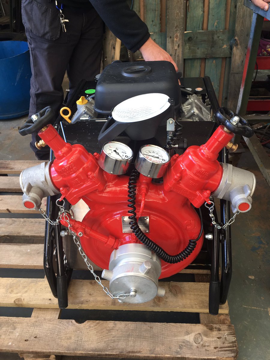 DiversStuff's tweet image. Our beast of a new waterlift heading out to a hire in Germany. 1,320 litres a min. Max pressure 17 bar! Call us for diving plant hire! 😈