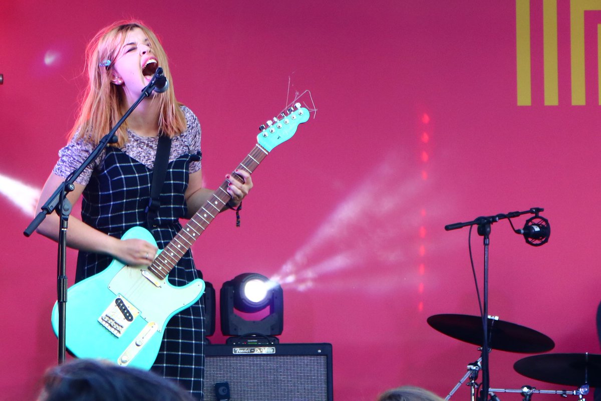 Laura Murray tweet media