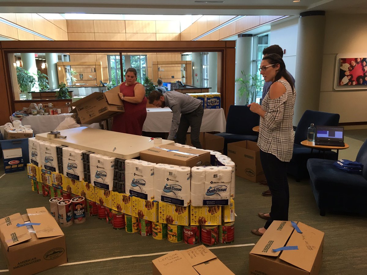 kansas_export's tweet photo. Unum preps their can sculpture ! #unitedwecan @unitedwaygp https://t.co/3B44eRNKzI