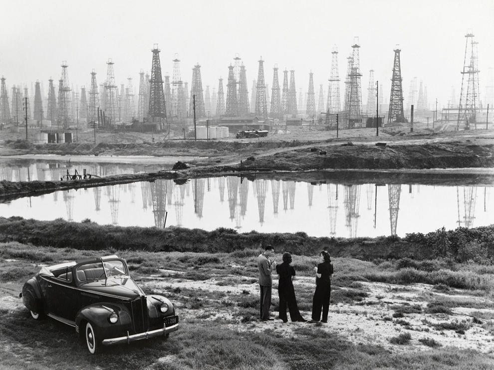 GasInfoService_'s tweet photo. Signal Hill, Long Beach, Oil Fields (1941)
▶︎ https://t.co/VYYMhXRZYK – Oil &amp; Gas Companies Directory
#gasinfoservice #oilhistory #oilrig https://t.co/TvwchVrtyE