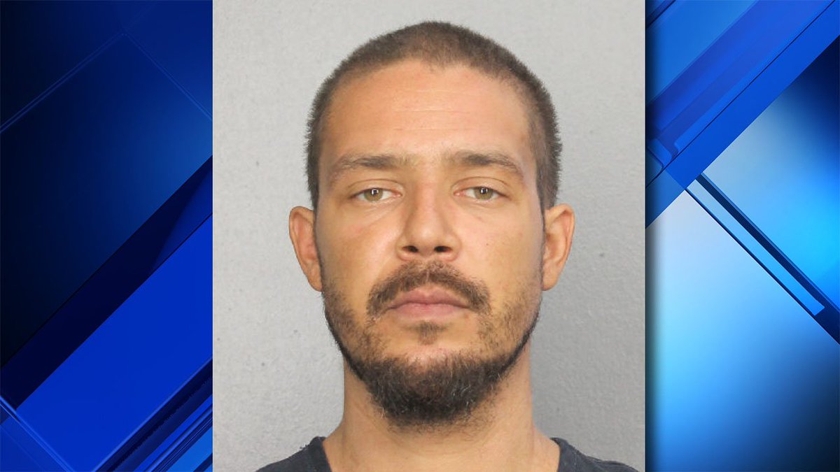 Drunk man arrested for attempting to steal Tamarac fire truck bit.ly/2x4Vx6N?utm_me… https://t.co/DggGOI848G