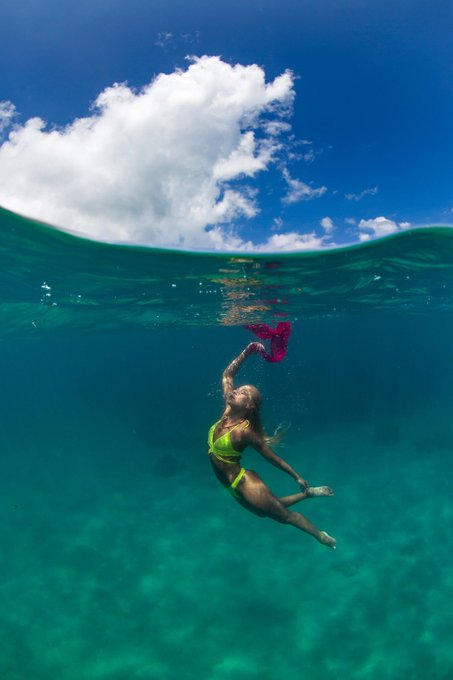 In Hawaii mermaiding brb 🐬 https://t.co/ieStaHq6Bo<a href="/tag/buckleup"class="tags"><span>#buckleup</span></a>