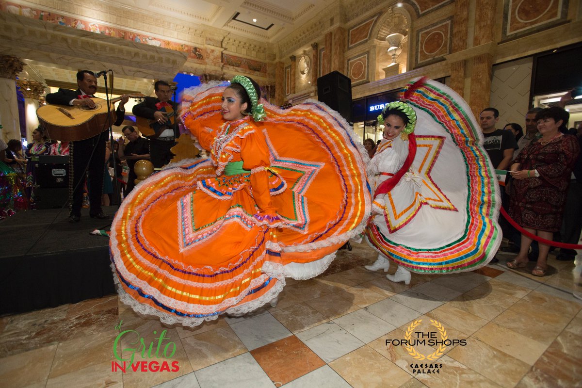 InVEGASMagazine's tweet image. 🇲🇽🔔🎉 #ElGritoInVegas en @TheForumShops 15 de sep con mariachi, danza folclórica y campanazo de @ConsulMexLvn #Vegas #Mexico #VivaMexico