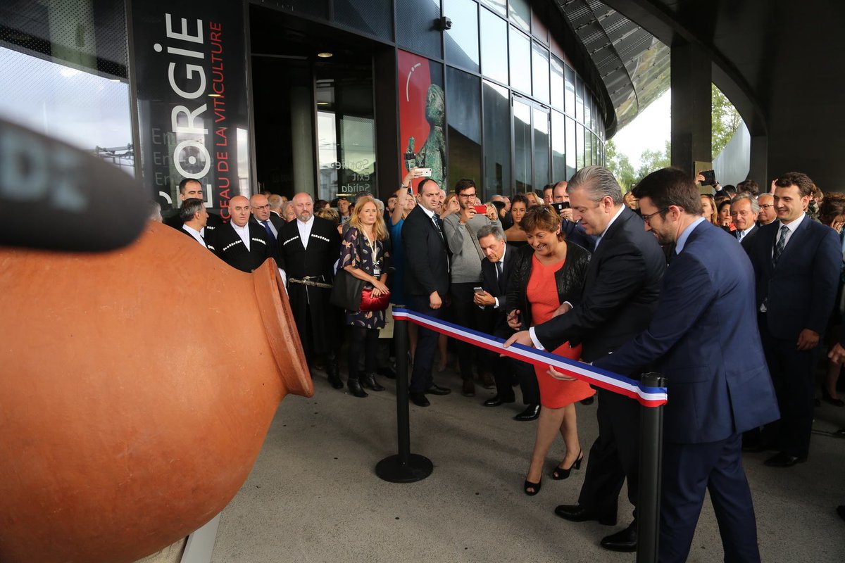 KvirikashviliGi's tweet photo. Attending Georgian exhibition at @laciteduvin in #Bordeaux. We are the first Guest Wine Region. #Georgia - #CradleOfWine. #LaCiteduVin https://t.co/pRYwkSAnk7
