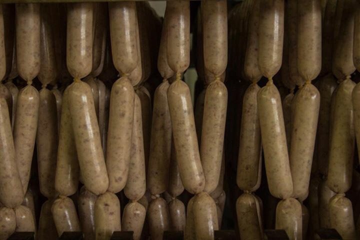 <a href="/lacoloniatovar/">Colonia Tovar</a> destaca por su amplia gama de maravillas culinarias hechas con el famoso saber hacer aleman. ¡Embutidos Günter lo muestra!