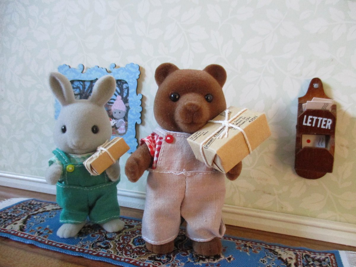 sylvaniantime's tweet photo. Lots of presents have arrived for Misty's birthday! #sunday17th #sylvanian #vintage @sylvanianmemory @sylvanianshop https://t.co/KNcIOqMAWq