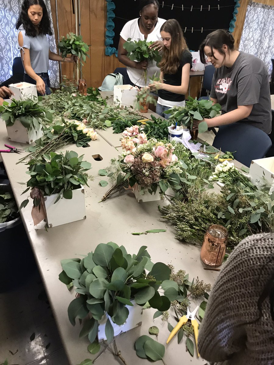 Mrs_Lockwood_Urea tweet media