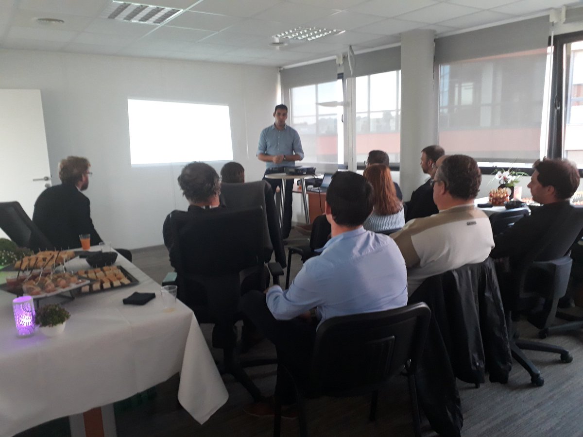 Chloe_Neosoft's tweet photo. Super soirée d'agence ce soir à @NeoSoft_ le mans suivi d'une partie d'escape game puis soirée jeux vidéos 👌 #team #lemans #soireecollabs https://t.co/gibzttfOf2