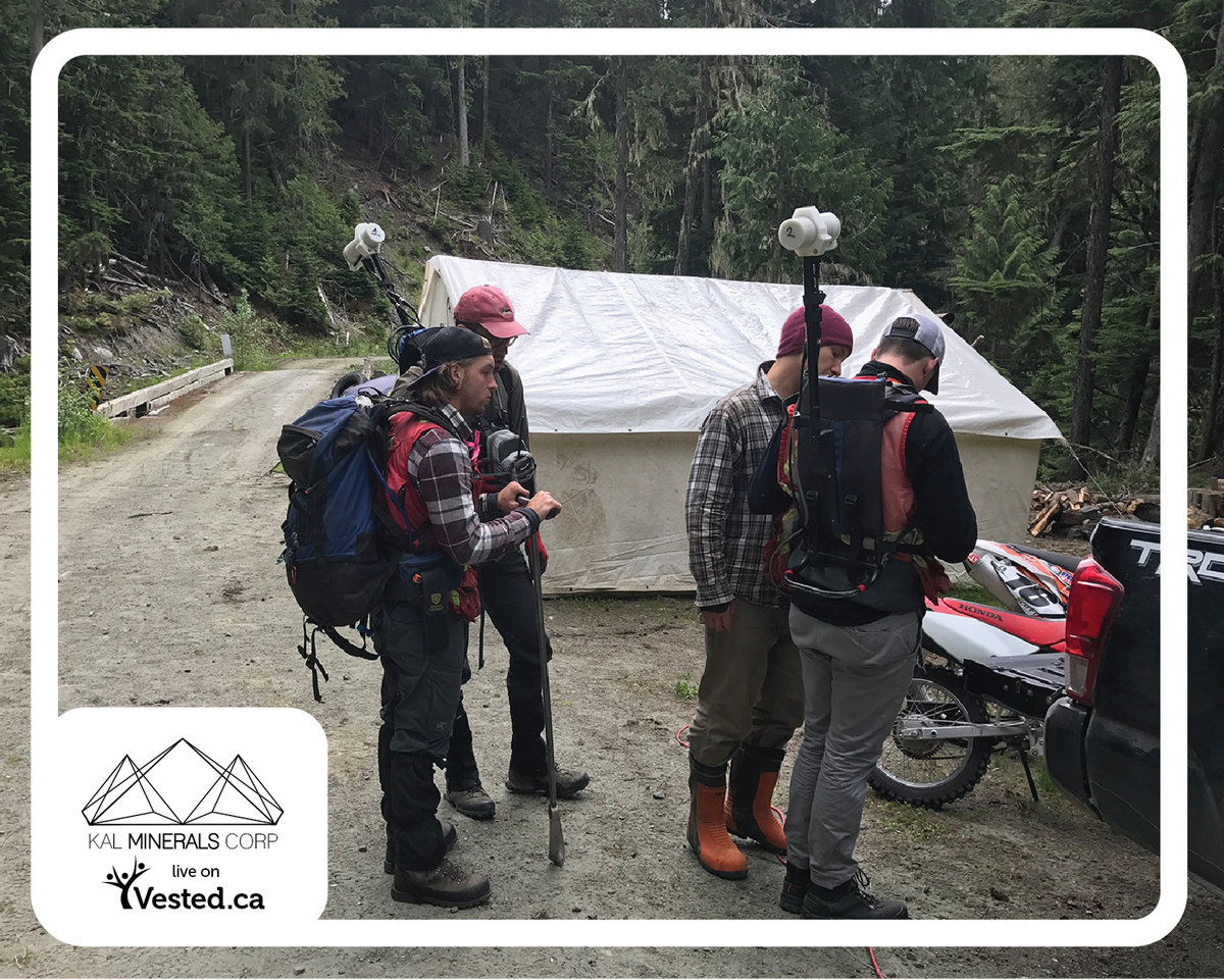 KalMineralsCorp's tweet photo. Here we find our team equipped with magnetometers, which read the magnetism of underlying mineral formations. #BCtech #ChangeMining https://t.co/tyJnpiTV5F