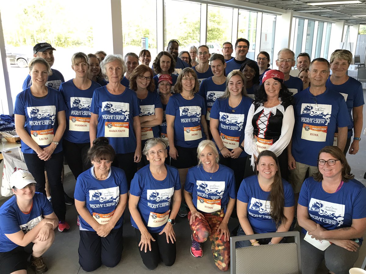 MaritimeRaces's tweet photo. 1st shift of race-kit pick-up was a HUGE SUCCESS! #thankscrew https://t.co/tPEDQeusBR