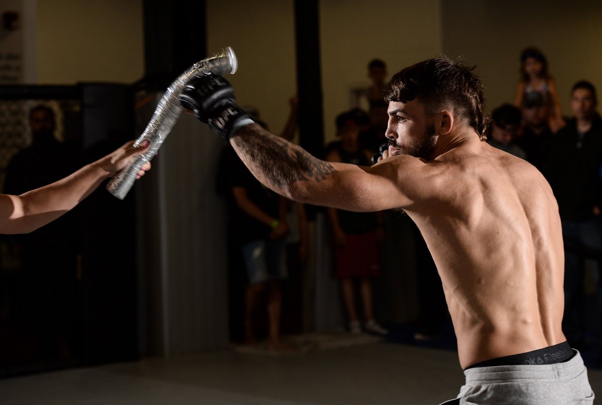 UFC tweet media