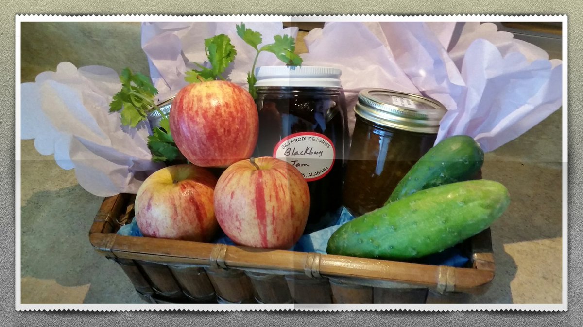 Jamesbowski523's tweet photo. From the Farm to the table! 
#homemade #freshapples #cucumbers #organic #jam #fresh #delicious #farm #fruit https://t.co/nyQIz38RS7