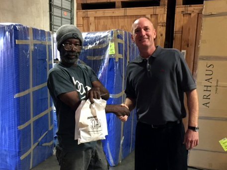 bergertransfer's tweet photo. #Operations Manager Kenny Evans of Berger #Atlanta handed out goody bags in honor of #NationalTruckDriverAppreciationWeek.

#BergerFamily https://t.co/Adfo8No9DJ
