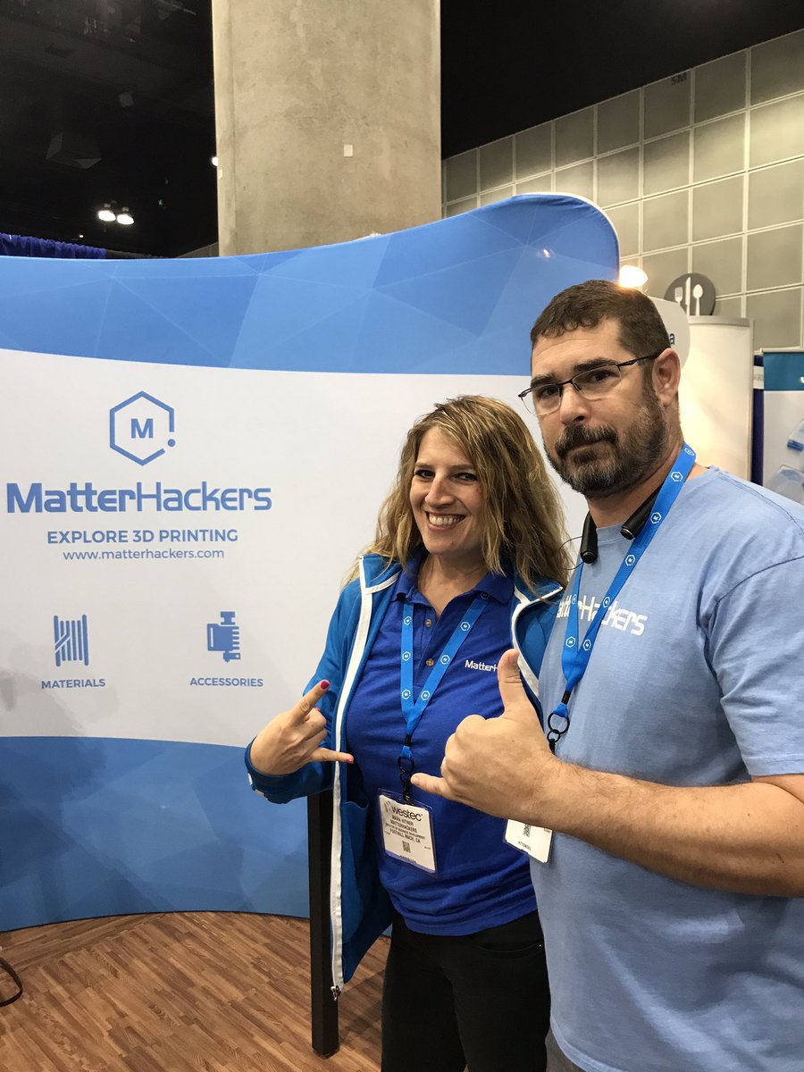 3DPGirl's tweet photo. Well look what the 😻 dragged in! #WESTEC17 #3DPrinting https://t.co/cPvCMSga68