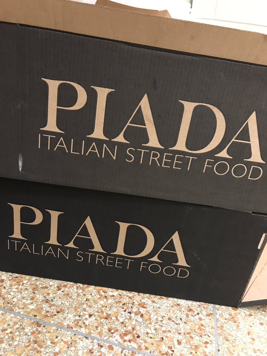 coffmanfootball's tweet image. Thanks @MyPiada Perimeter Dublin for feeding the team tonight! #GoRocks
