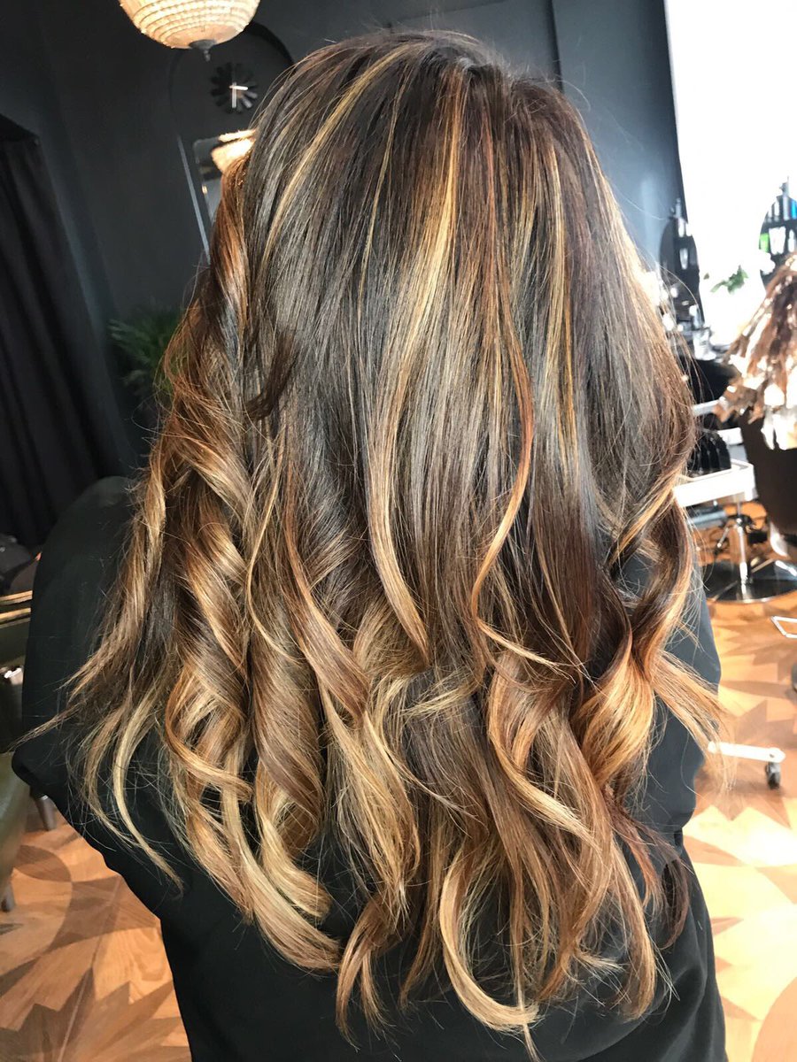 KIKITkiran's tweet photo. Thank you thank you @PaolloSagerah #hairstar #balayage #colourist 🤗💋 https://t.co/znTHEelBWI
