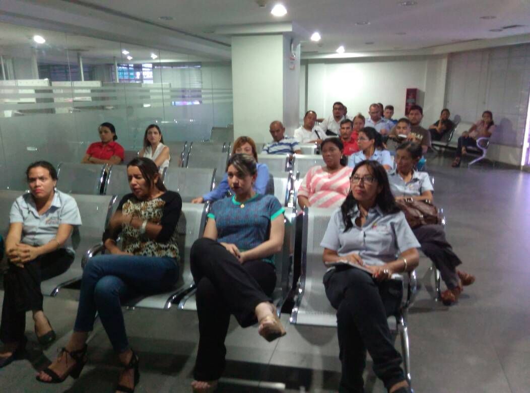 Chuo68's tweet photo. Nuestros compañeros y compañeras del MPPPST Zulia en asamblea para organizarse como clase trabajadora #ComitePromotor https://t.co/EiMvY007bF