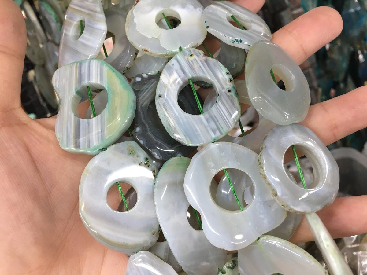 bsavailable's tweet image. 28-34mm freeesize Freedom nugget Flat agate Gemstone pendant Bead tuppu.net/7ae0a023 #Etsy #JewelryBeads