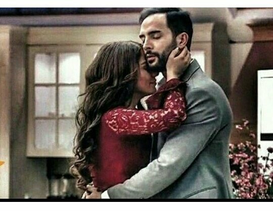 10.Ayınız kutlu olsun nice aylara yıllara canlarim😘Rabbim evlenip lavinli günlerde yaşamayi nasip etsin inşallah🙏🍎❣ <a href="/onuryuxel/">onur</a> <a href="/aycanvariss/">aycanvariss</a>