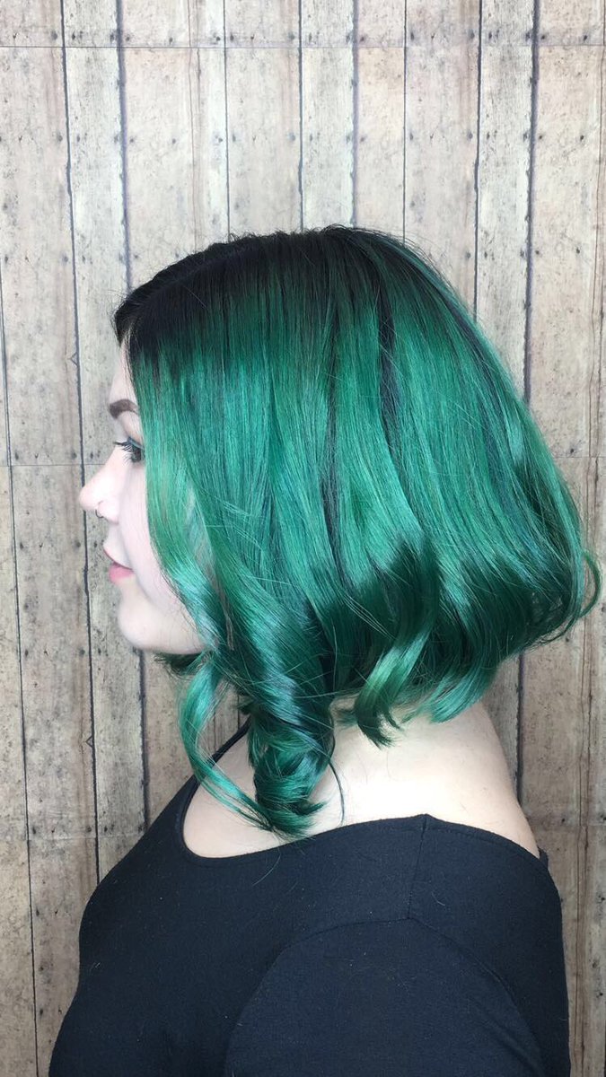 itsabigailyo's tweet photo. Doing fun things at Z hair academy! #itsazthing https://t.co/V8JYeCpaNn