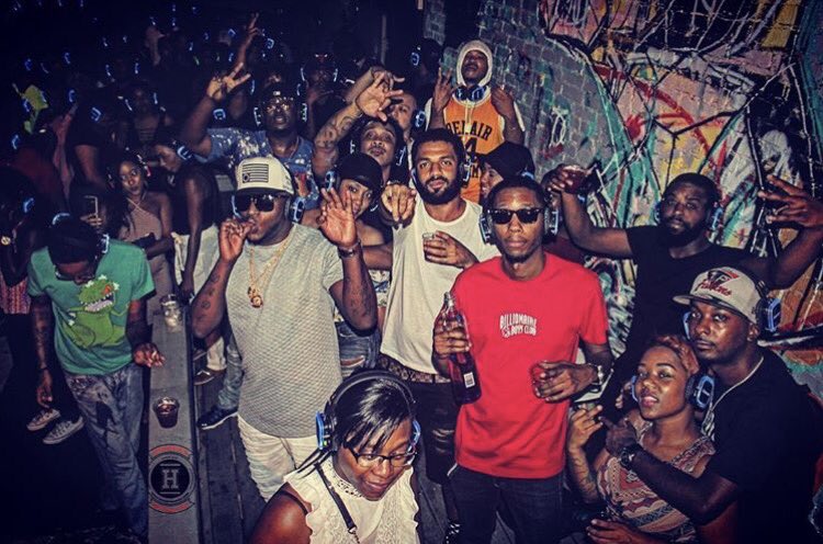 WE_R_FLY's tweet photo. TBT: @urbanfetes ๐๐พ๐ "Silent Party" @mookmanshawty @imcfli w/ @yoshialva @swave_swaggin @djmuzisean @cash_academy ๐ป @justtrell @mr_waldron https://t.co/B6dEzetr9S