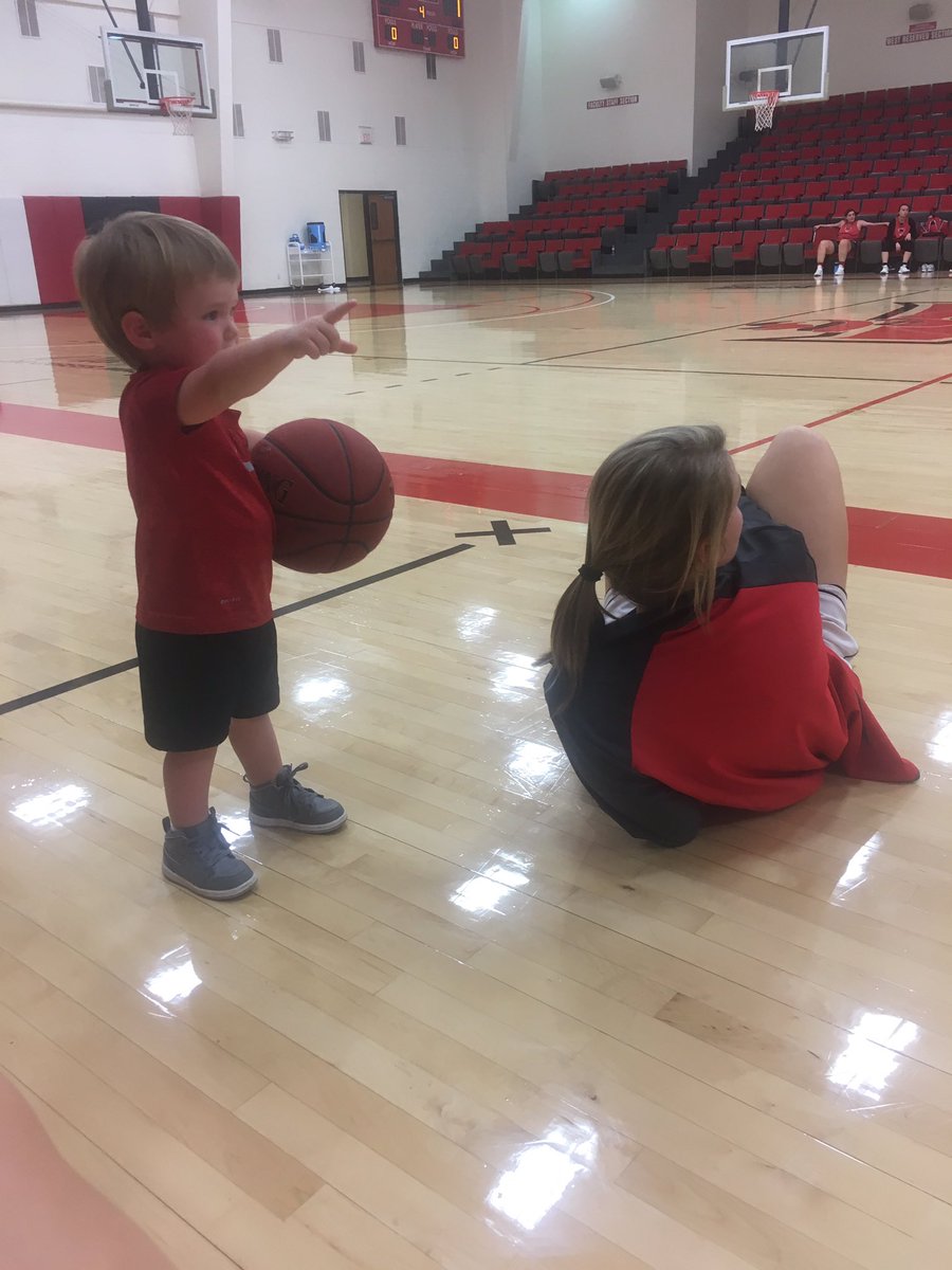 Hannah Moeller tweet media