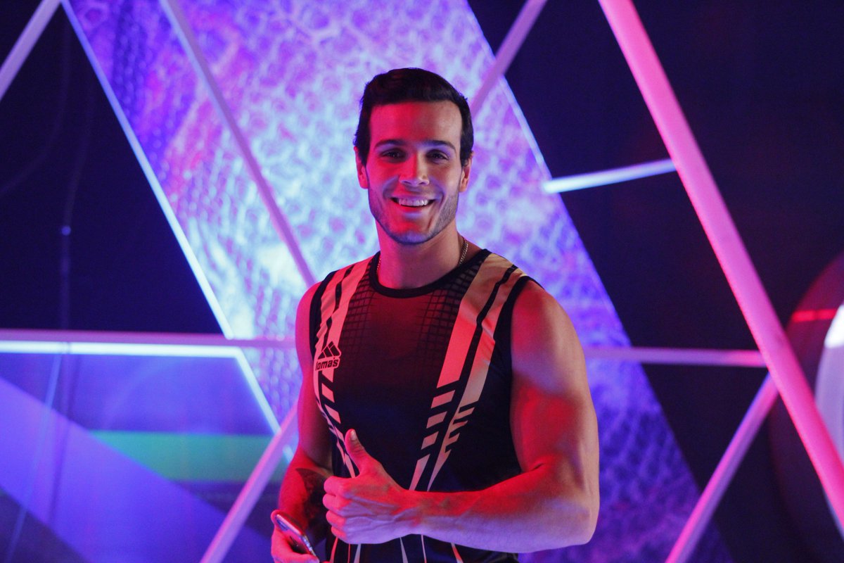 estoesguerra_tv's tweet photo. #EEGFinalDeTalentos ¿Dónde están las EMPANADAS? 🤔 ¡Les regalamos esta foto de Mario Irivarren! ❤ https://t.co/CNhCfEZmTW