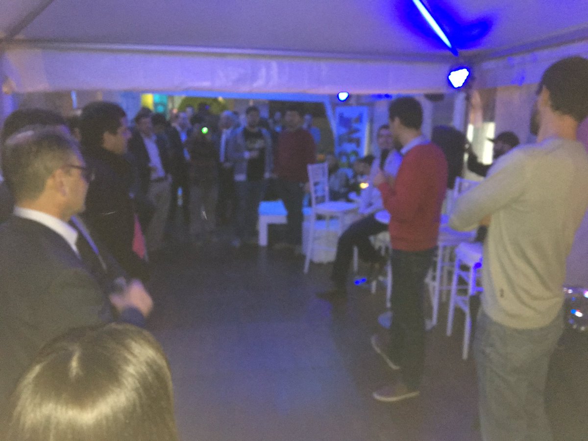 danielarong's tweet photo. @sebaver Líder del #IBMInnovationLAB en la inauguración triunfal #SinergiaTech https://t.co/0u7HW4uKHQ