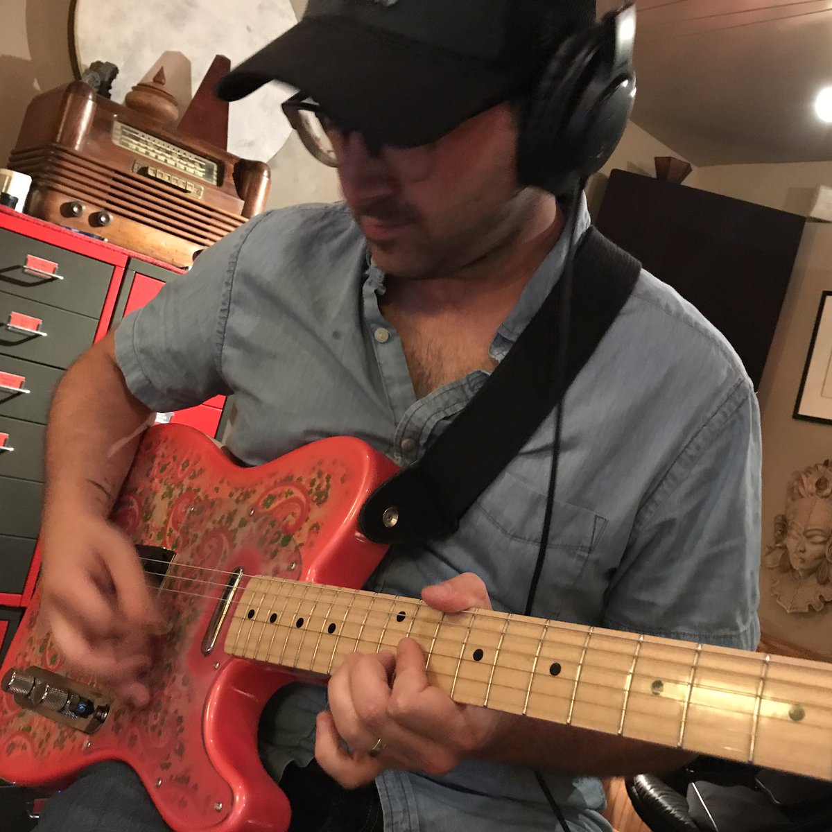 PVnukJr's tweet photo. @joshpoore "I'm gonna nail the perfect solo...just wait!" @GChurchSongs https://t.co/fh1T3hvTJH