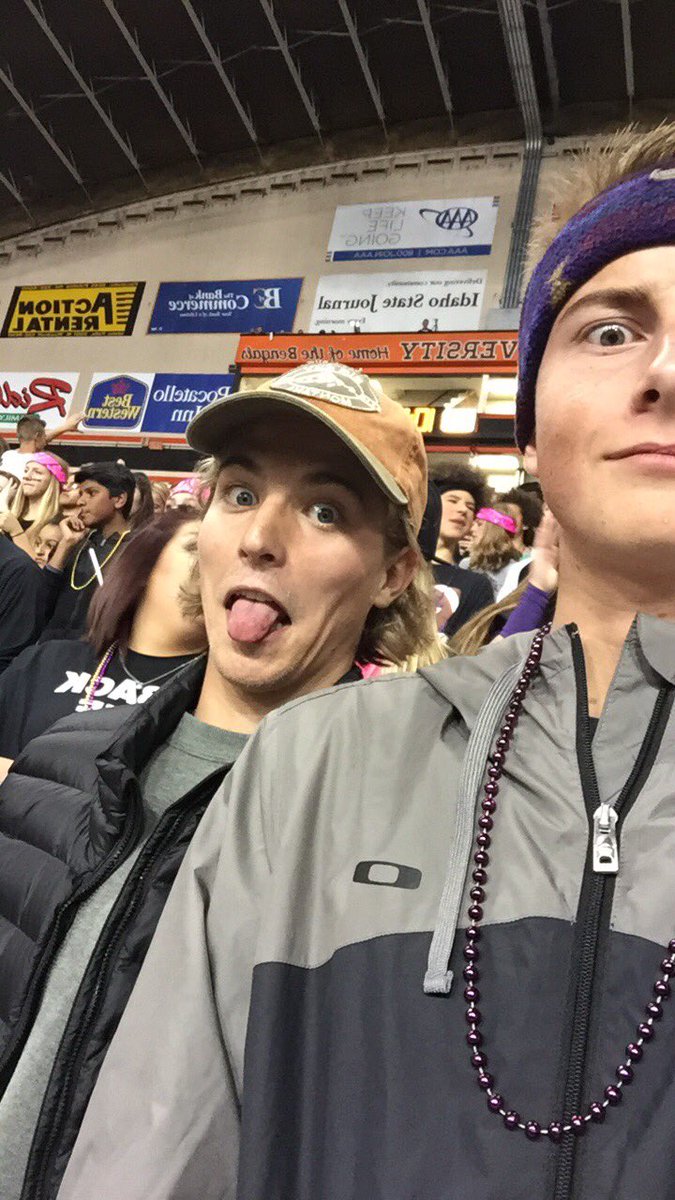 hardcor_5's tweet photo. Bumner's b-day boiiiii, have a good one my man https://t.co/sdt9rIEwwr
