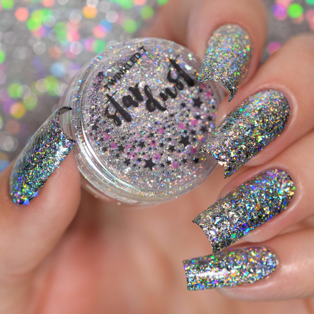 TwinkledT's tweet image. Retweet to win! 3 winners 🙌🏼💅🏼