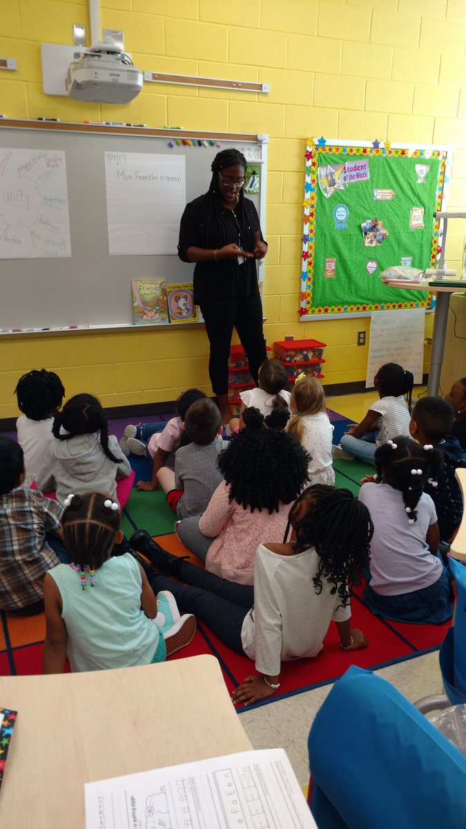 MrsStakem's tweet photo. Learning about our Towson intern so we can write in our journals. @LyonsMill https://t.co/tK5KVpGNqp