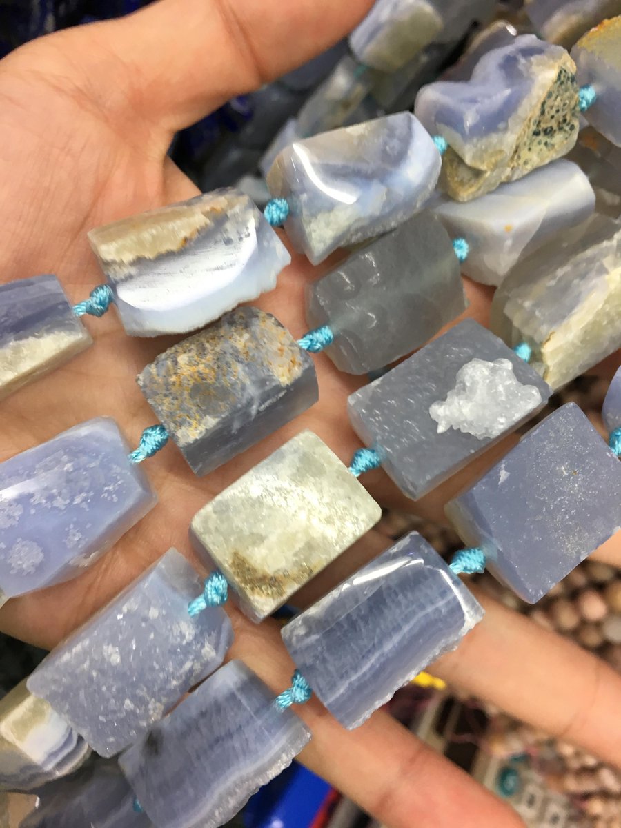 bsavailable's tweet image. 24-32mm natural chalcedony geode cut  Nugget  Freeform Gemstone Jewel… tuppu.net/24369103 #bxavailable #Natural