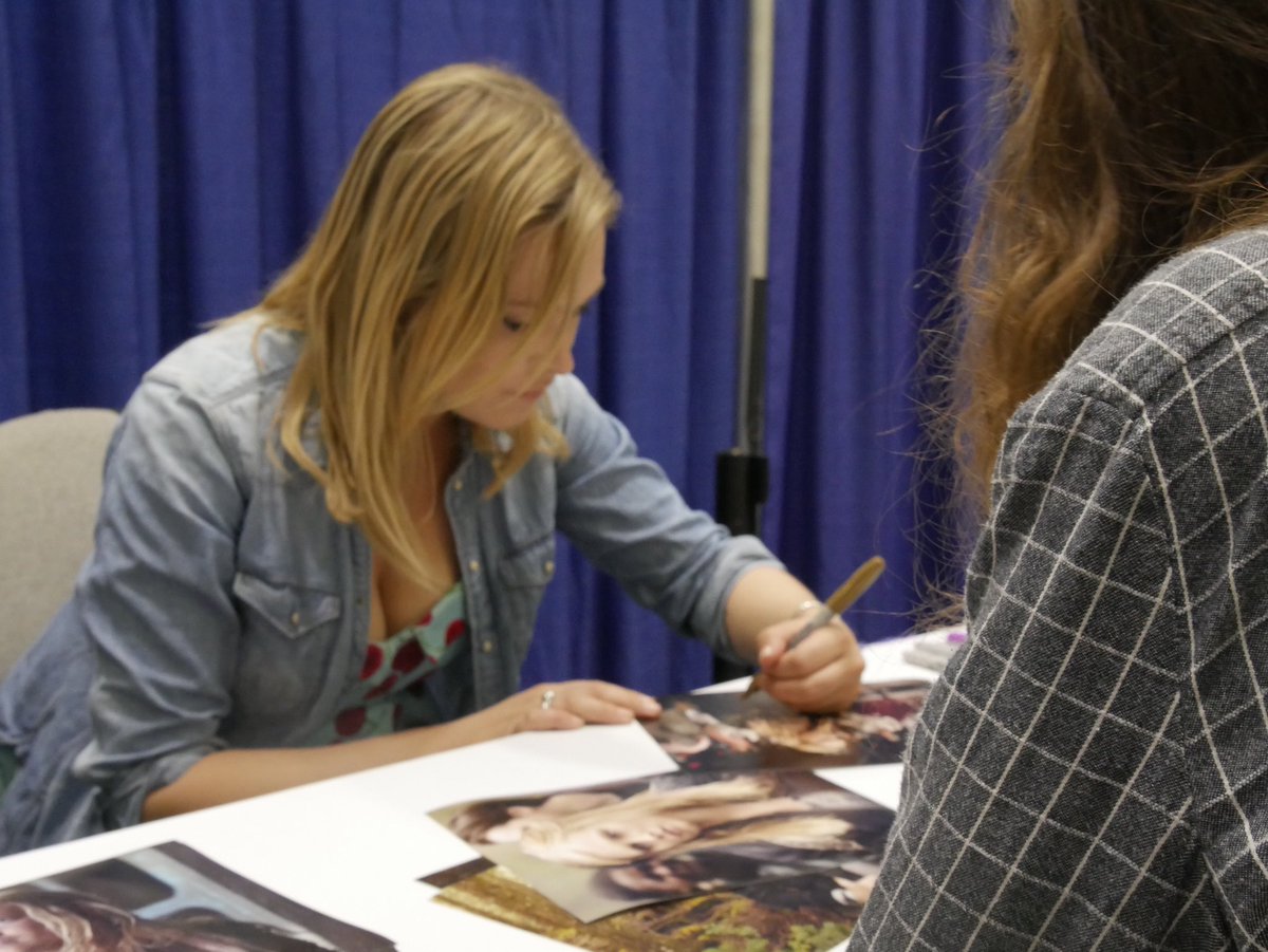 VanfamCharity's tweet photo. On our ebay there are 3 photos signed by Eliza Taylor for purchase. All money goes to charity! https://t.co/fr7CGfvret @MisElizaJane https://t.co/c7tsOMsnHj