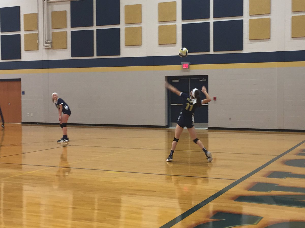 TWMSports's tweet photo. #8VB Lady Bruins take 2 sets from @BWMSAthletics.
#41VanSlyke slamming & blocking at the net finish off the Dogs.
#GoodThingsBruin https://t.co/oNdTeX7CLa